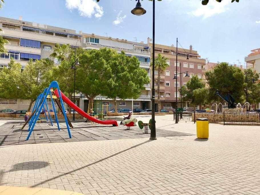 Apartamento Pink Sweet Home Torrevieja Exteriör bild